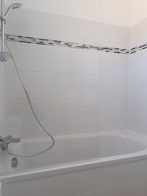 Bathtub, hair dryer