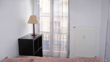 1 sovrum, strykjÀrn/strykbrÀda, gratis wi-fi och sÀngklÀder