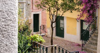 ESTEVAO C - Duplex 2 bedrooms - 2 bathrooms - Tage view - Alfama heart