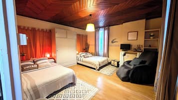 3 quartos, escrivaninha, quartos à prova de som