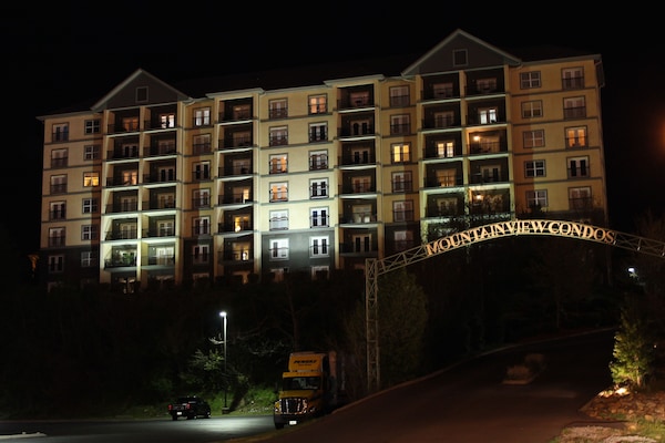 Mountain View Condos, Building 1