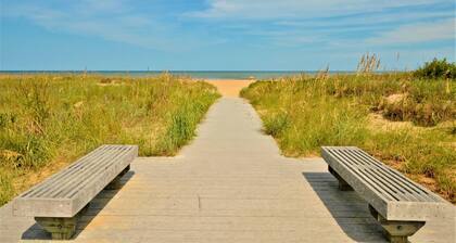 AMAZING BEACH Home at the VB Oceanfront! Walk to the Beach and more!