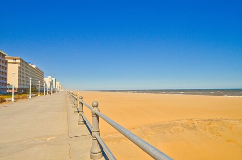 AMAZING BEACH Home at the VB Oceanfront! Walk to the Beach and more!