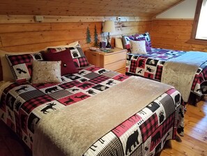 2 bedrooms, free WiFi, bed sheets - Alaska Aurora Adventures  Cabin B<br>World class Northern lights viewing (North Pole)