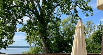 Prime location - Ranch House on Seneca Lake