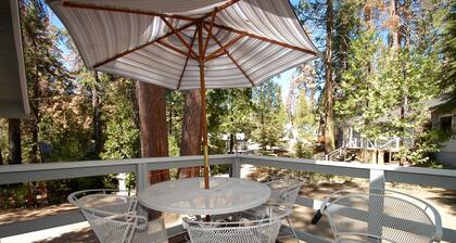 CUERO 2B / 1B CABINA EN LA ALDEA OCCIDENTAL EN MADRONE LANE