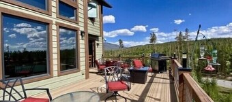  Beautiful Lakeview Custom Home with awesome views!