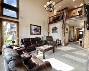 Smart TV, fireplace, video games, DVD player - Beautiful Lakeview Custom Home with awesome views! (Grand Lake)