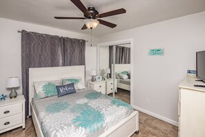 4 habitaciones, tabla de planchar con plancha y cuna de viaje 