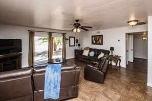 Smart TV, fireplace, DVD player, books