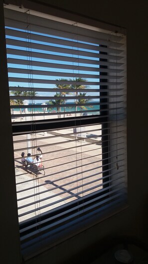 Interior -  Stunning Oceanfront  View *PRIME Location*In the ♡  Broadwalk*Free  Off St Park (Hollywood)