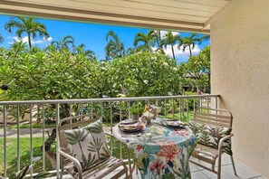 Outdoor dining - Napili Shores D227 OceanFront Resort w Pool, Steps to Sandy Beach (Lahaina, HI 96761 US)
