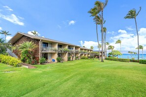 Exterior - Napili Shores D227 OceanFront Resort w Pool, Steps to Sandy Beach (Lahaina, HI 96761 US)