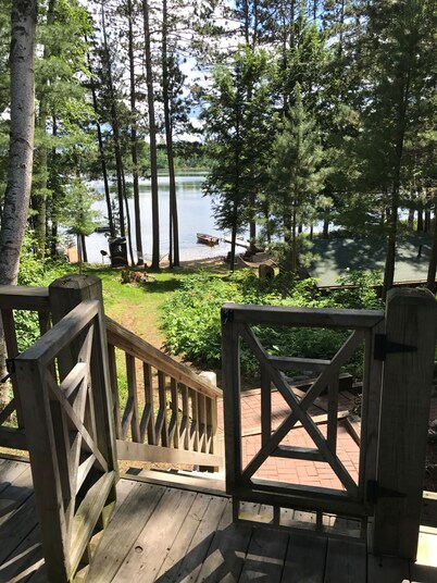 Waterfront: sleeps 10. Pets Ok. Beef-o-Rama Fall Pontoon Specials!
