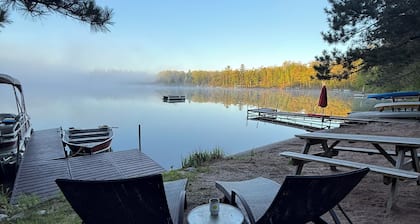 Northwoods Lakefront Lodge: Sleeps 10. Beach, Kayaks, Pets OK & Pontoon Specials