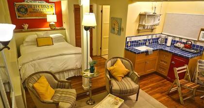 Viihtyisä studiohuoneisto, jossa on eurooppalainen tyyli