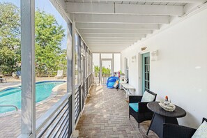 Outdoor pool - Great Location. Seaside/Old Seagrove, Private Pool,  3 Min Walk to Beach. (Santa Rosa Beach)
