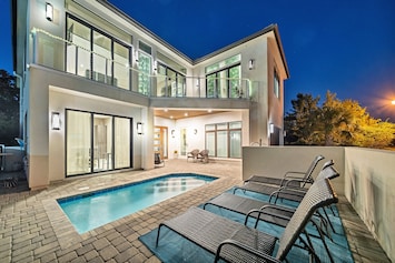 Flamingo Destination is A Newly Remodeled 6 Bedroom and 6 Bathroom Stunner!
