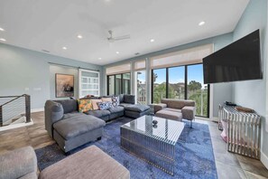 Una Smart TV, una oficina