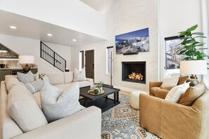 Smart TV, fireplace, stereo