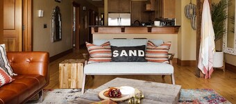 A beautifuly appointed 2 Bedroom 2 bath condo