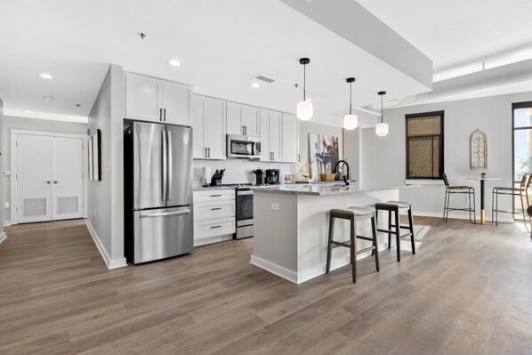 Fridge, microwave, oven, stovetop