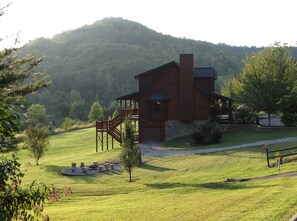 Exterior - Family Friendly, No Steep Roads, Mountain View, Large Yard, Fire Pit, Wi-Fi (Sevierville)