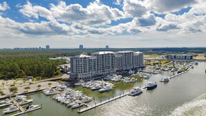 Marina - Waterfront 1BR + Bunk Alcove at The Wharf • Sleeps 6 • Amazing Views • Oasis Pool (Orange Beach)