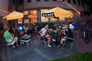 Outdoor dining - In Town Loft Apartment in 19th C Stone Wireworks Factory (2000+ sq ft) (Jim Thorpe)