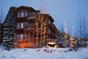 Exterior - Mountain Modern: Park City’s Silver Lake Village / Upper Deer Valley (Park City)