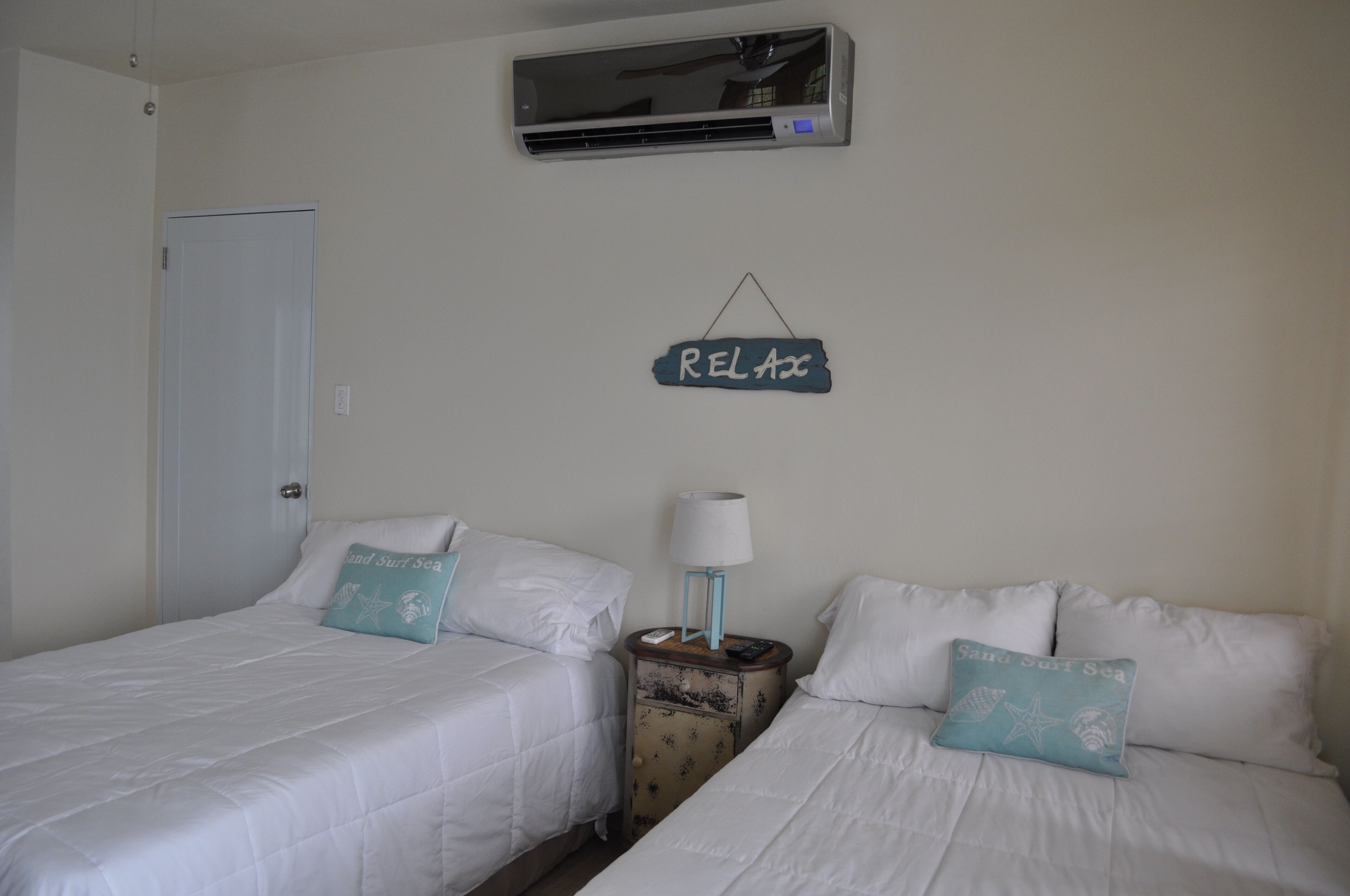 3 slaapkamers, een strijkplank/strijkijzer, wifi, beddengoed