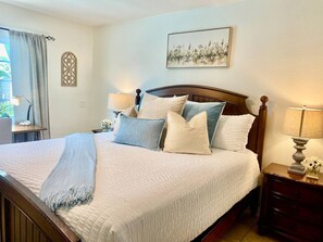 4 bedrooms, desk, iron/ironing board, travel crib