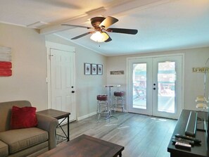 Interior - Howdy Headquarters~ Aggieland Vacation Rentals (College Station)