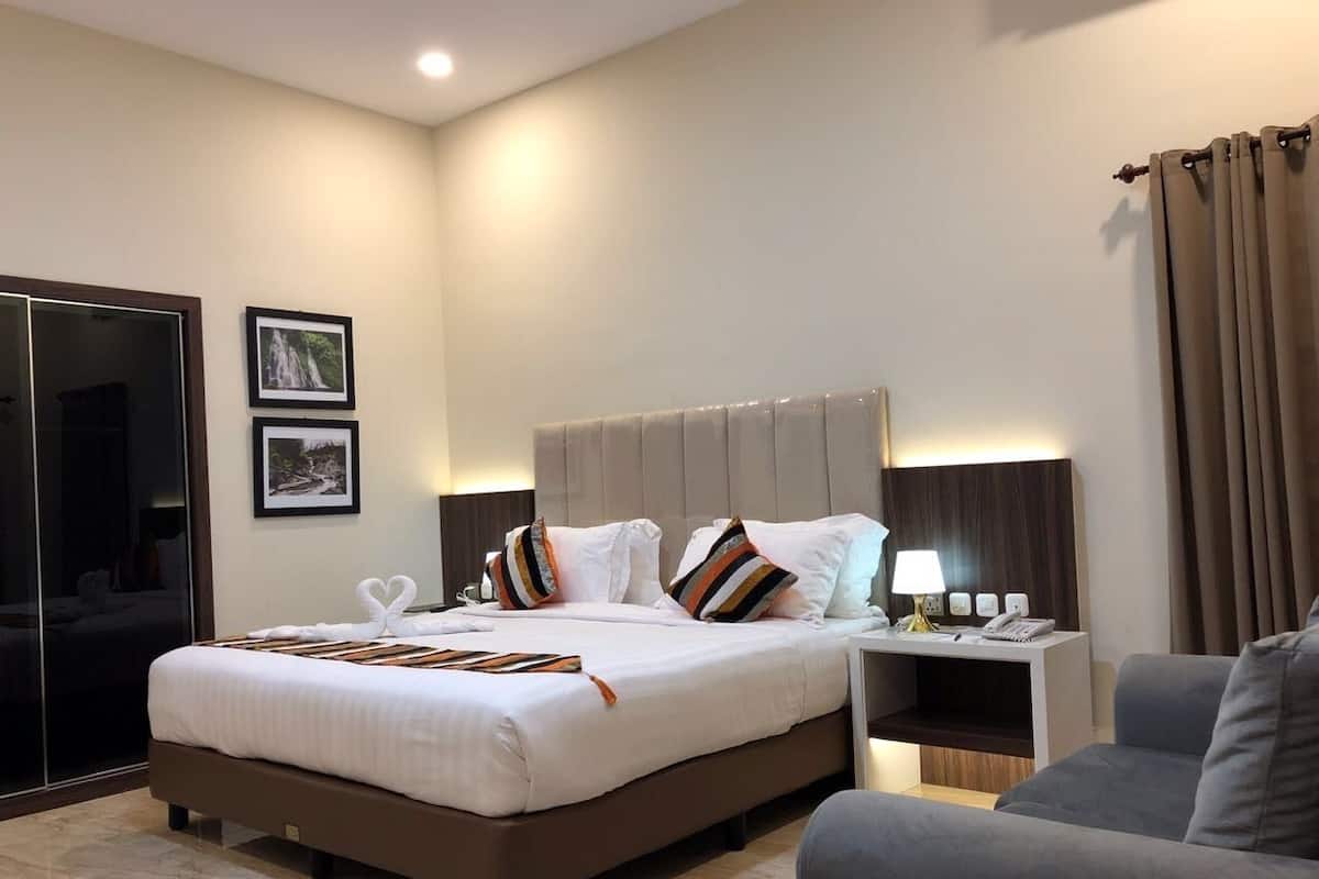 Exclusieve villa, 2 slaapkamers, privézwembad | 1 slaapkamer, een minibar, een bureau, geluiddichte muren