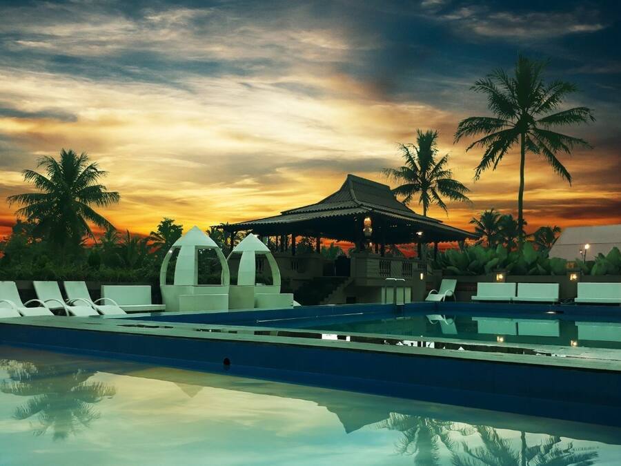 Bar junto a la piscina
