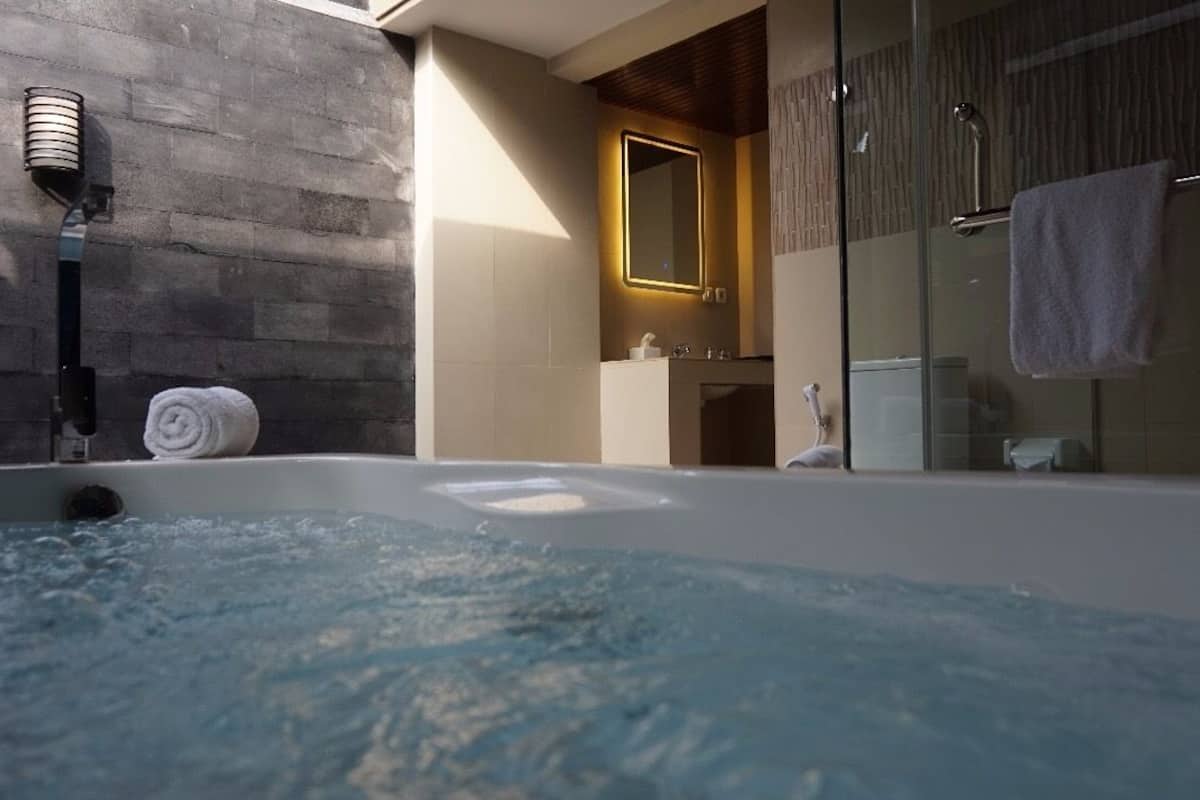 exclusive villa, 2 bedrooms, private pool | jetted bathtub