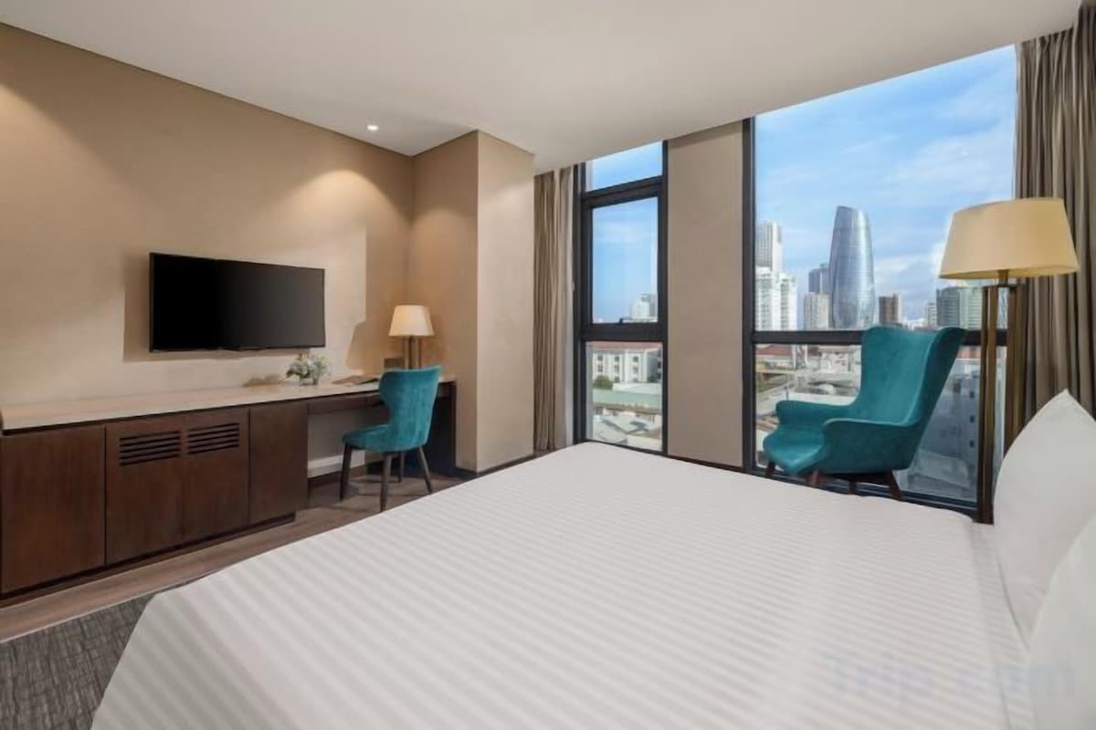 Minibar, in-room safe, desk, blackout drapes