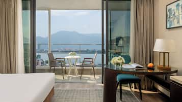 Premier Double or Twin Room, River View & Balcony | Vista desde la habitación