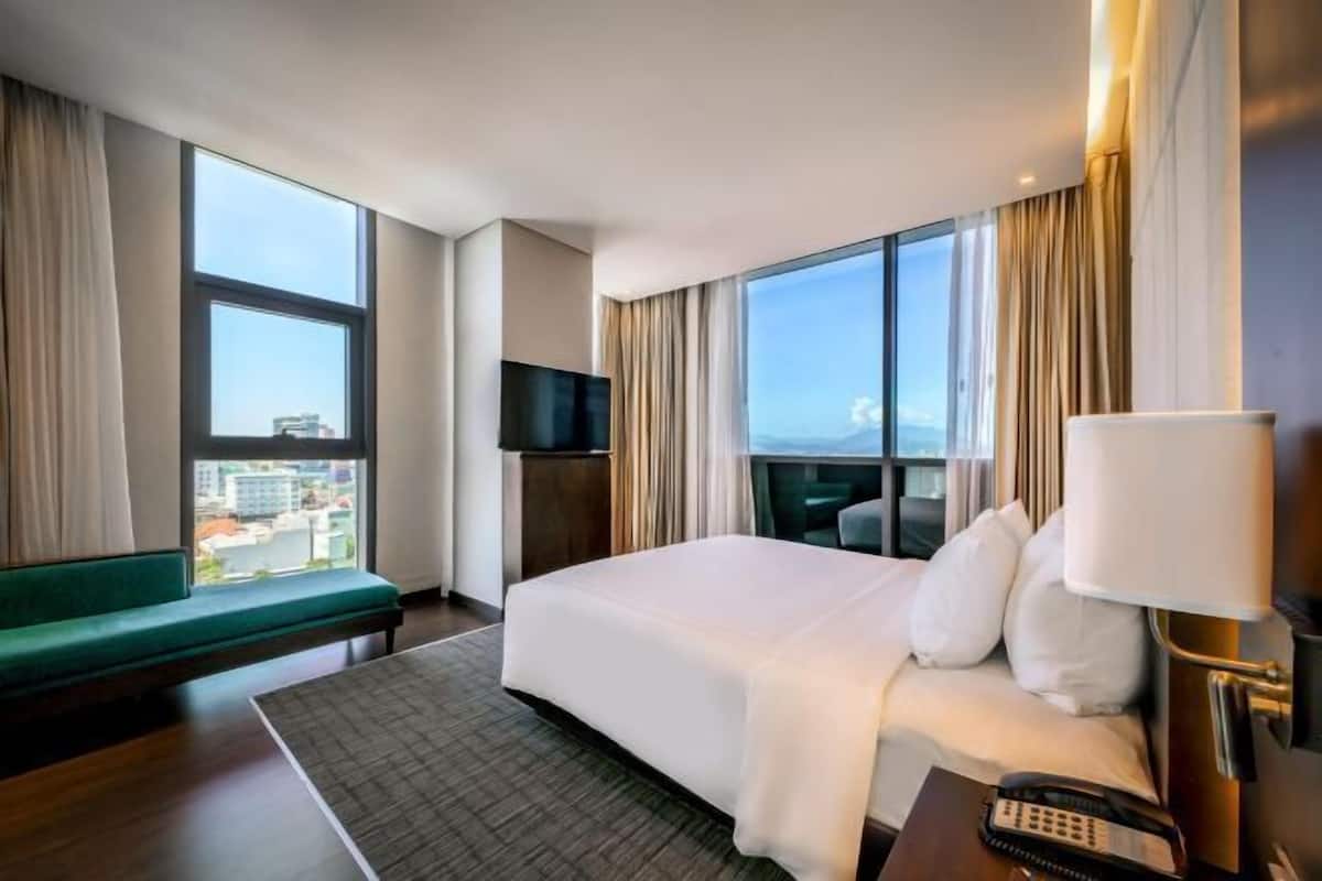 Minibar, in-room safe, desk, blackout drapes