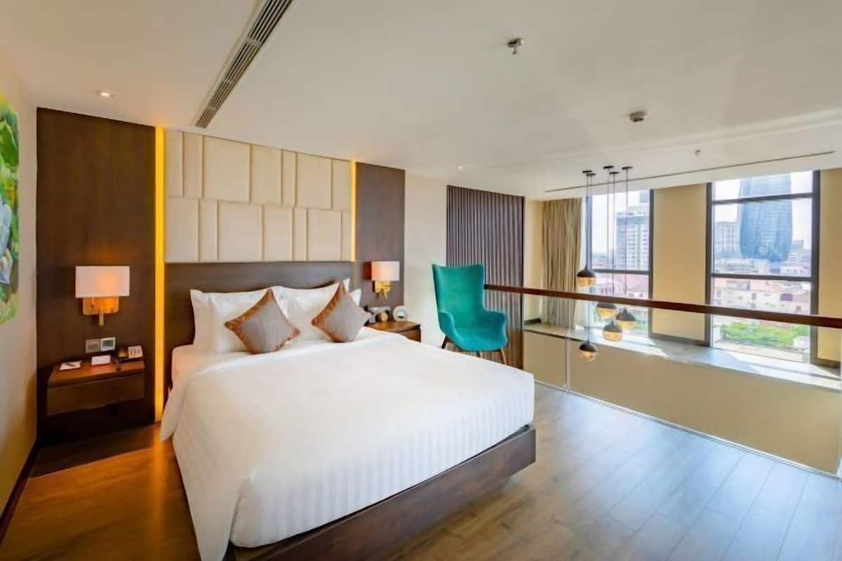 Minibar, in-room safe, desk, blackout drapes