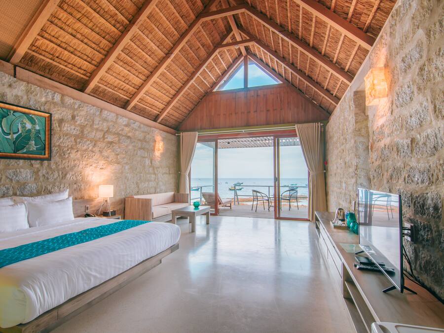 Bungalow (Ocean Front View)