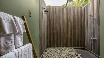 Bungalow (Ocean Front View) | 1 bilik tidur, bar mini, peti besi dalam bilik, kalis bunyi