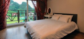 Ropa de cama de alta calidad, escritorio y sistema de insonorización 