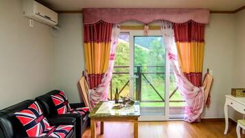 Deluxe Room | Premium bedding, desk, soundproofing, free WiFi