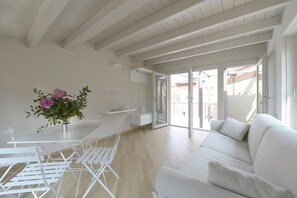 Apartment, 2 Schlafzimmer | Wohnbereich