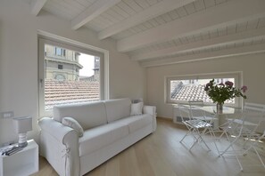 Apartment, 2 Schlafzimmer | Wohnbereich