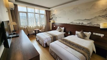 Tomannsrom – deluxe | 1 soverom, minibar, safe på rommet og skrivebord