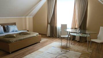 Superior-Doppelzimmer | Schreibtisch, schallisolierte Zimmer, Bügeleisen/Bügelbrett