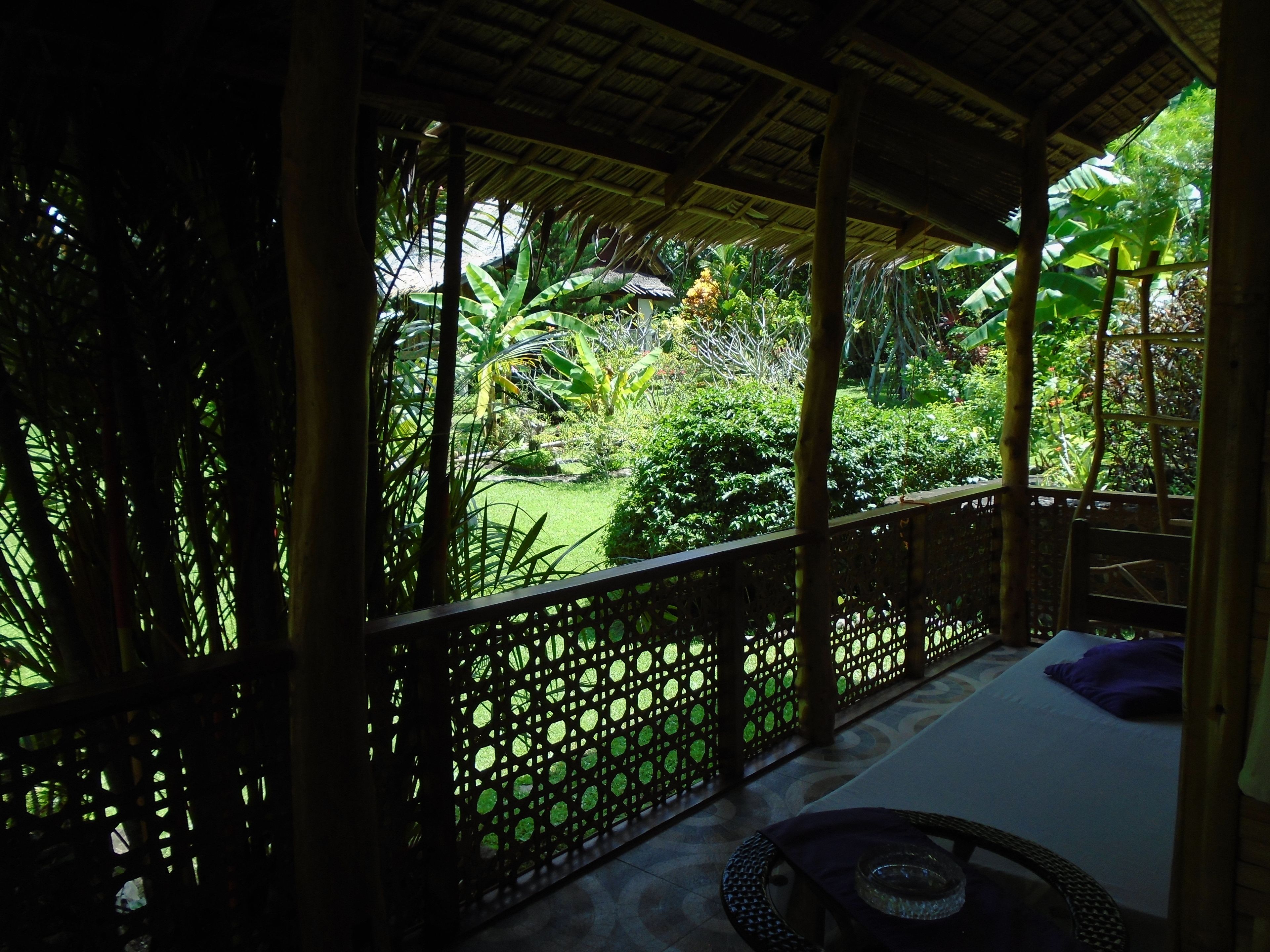 Queen Suite (Violet) | Garden view