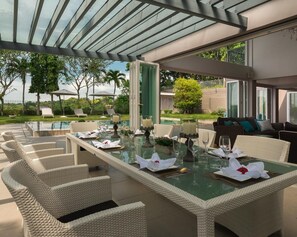 Outdoor dining - Villa Empress Cebu (Cebu City)